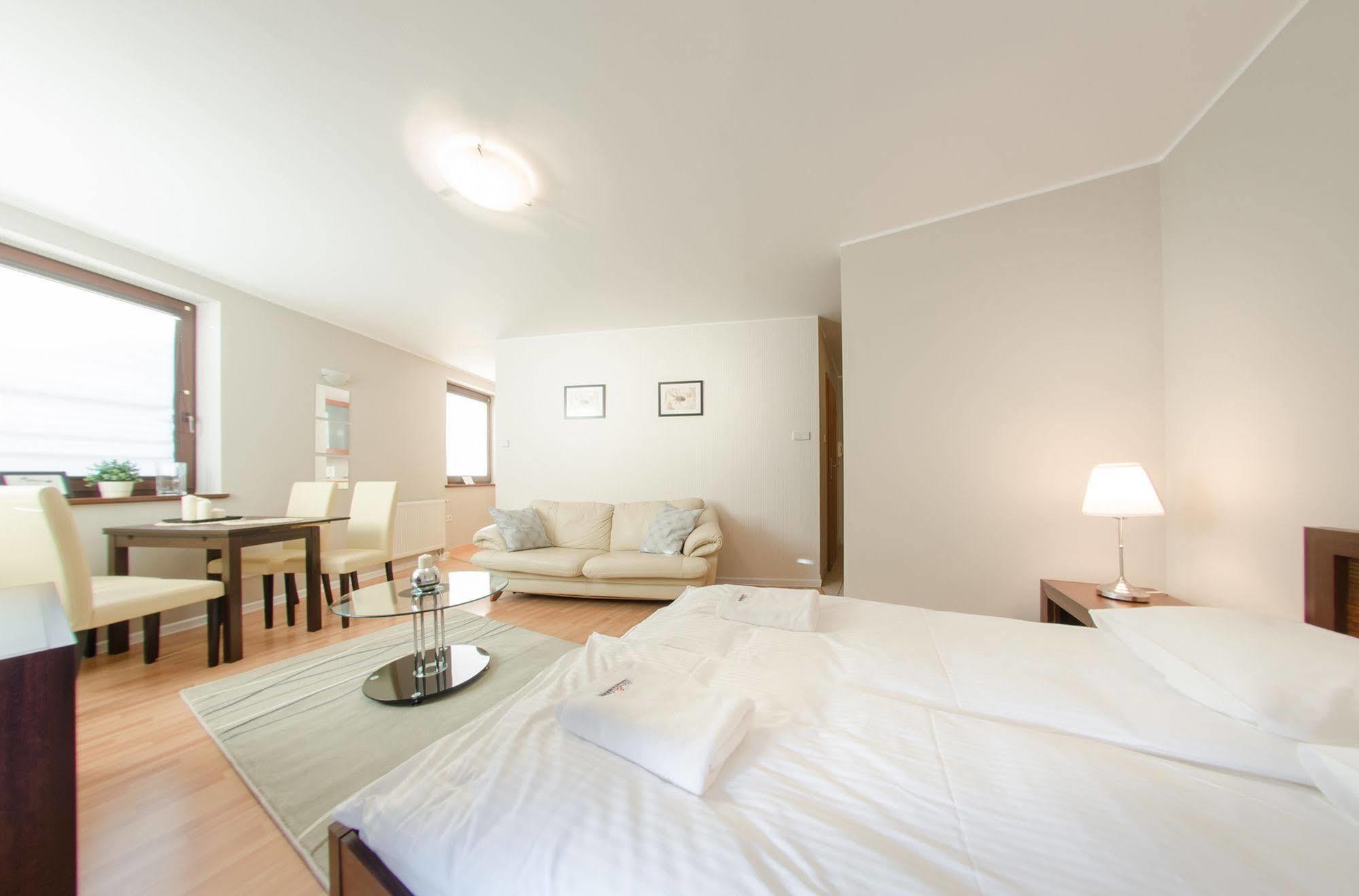 Dom & House - Apartments Sobieskiego ソポト エクステリア 写真